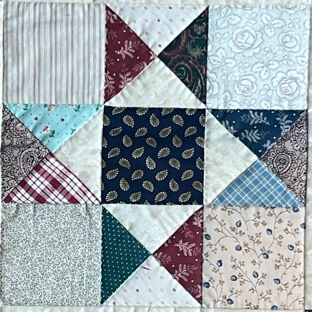 Handmade Hand Stitched Patchwork Quilt Table Topper / Wall Hanging Handcrafted - Picture 4 of 14